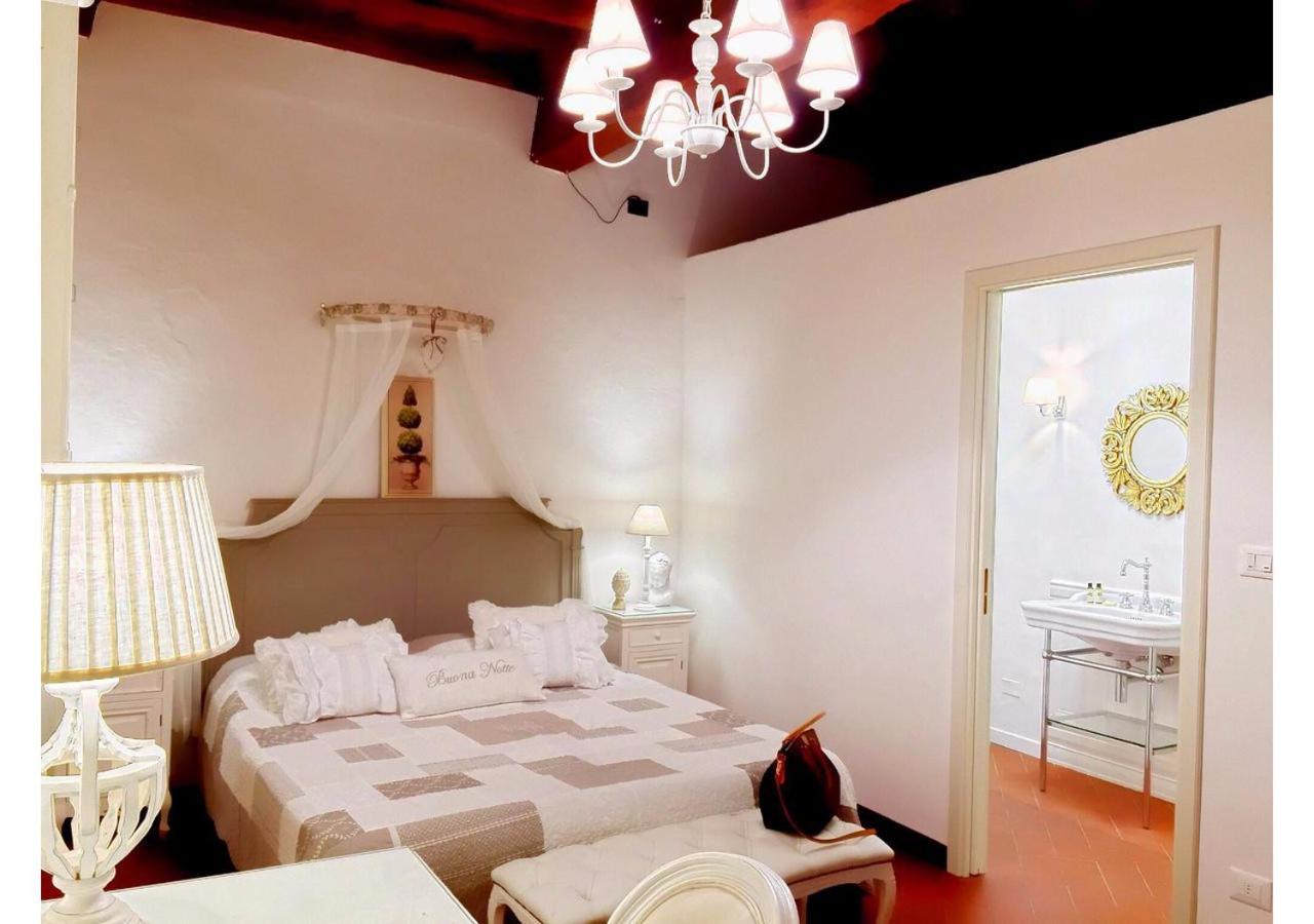 La Butterfly Guest Apartment Lucca Bagian luar foto