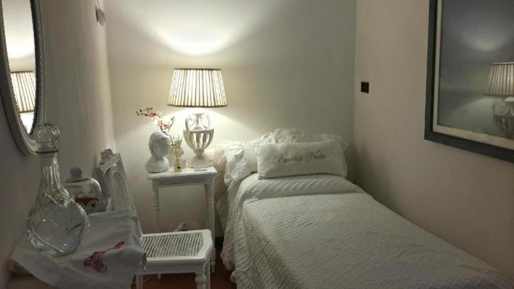 La Butterfly Guest Apartment Lucca Bagian luar foto