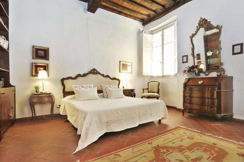 La Butterfly Guest Apartment Lucca Bagian luar foto